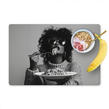 Placemat vinyl - Vrouw - Pasta - Zwart - Wit