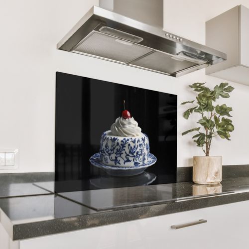 Spatscherm Aluminium - Taart - Slagroom - Kers - Bord - Delfts blauw