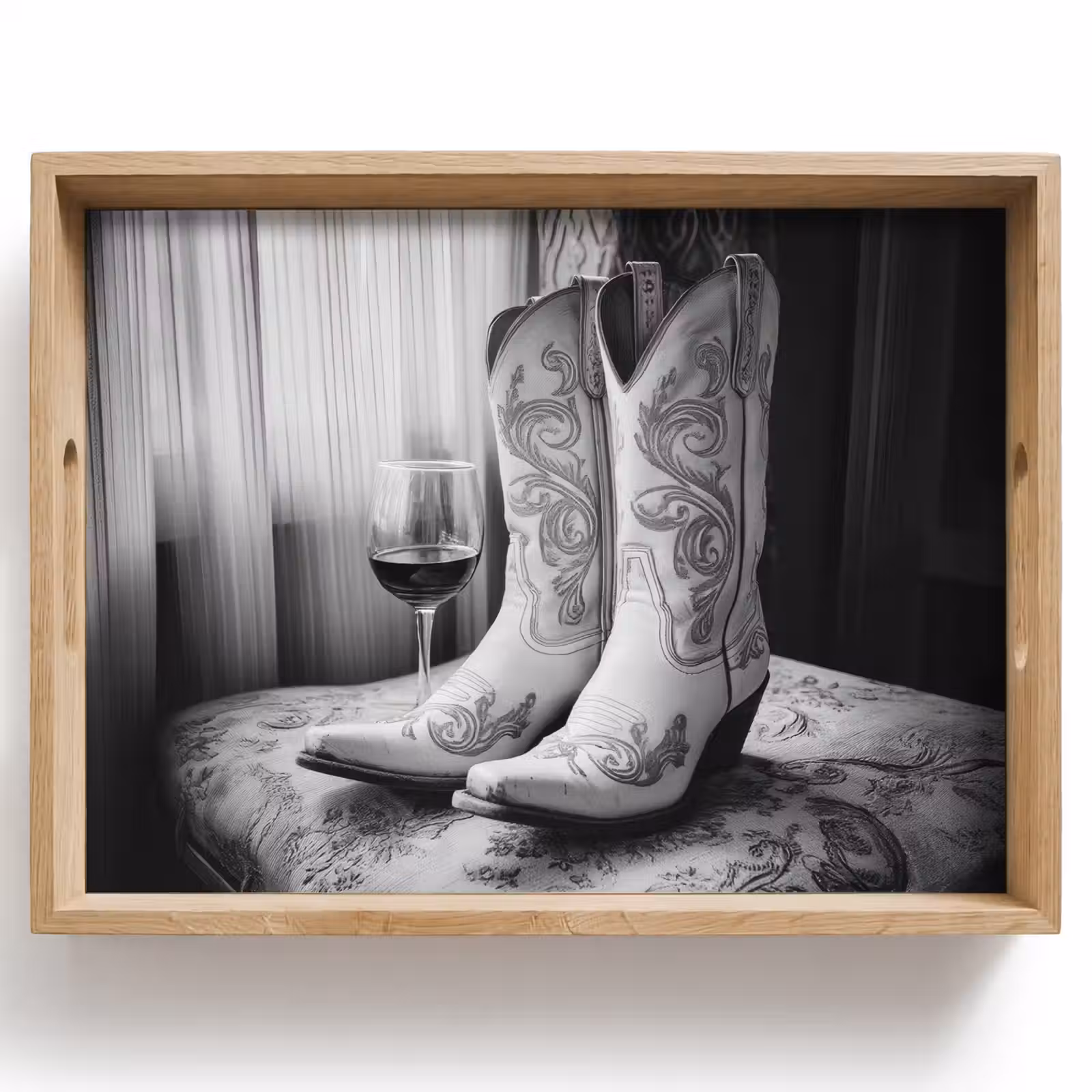 Dienblad - Wijn - Cowboylaarzen - Raamlicht - Wit — 1