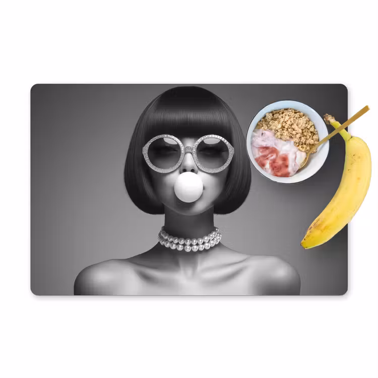 Placemat vinyl - Vrouw - Zwart Wit - Ketting - Zonnebril — 1