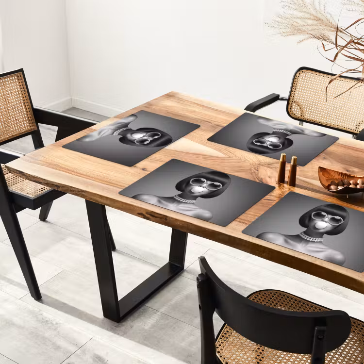 Placemat vinyl - Vrouw - Zwart Wit - Ketting - Zonnebril — 4