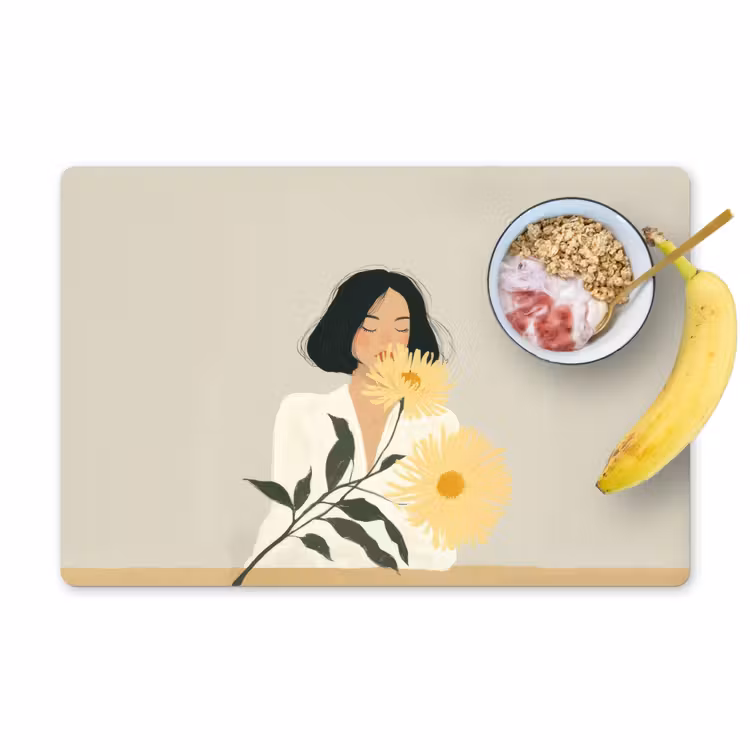 Placemat vinyl - Vrouw - Bloem - Geel - Minimalistisch — 1
