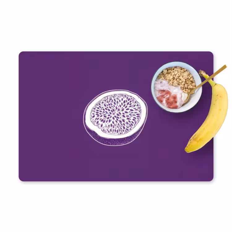 Placemat vinyl - Passievrucht - Zaadjes - Paars - Minimalistisch — 1