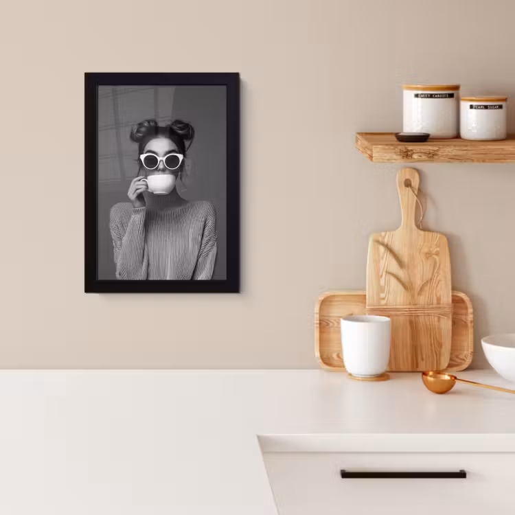 Poster met lijst - Vrouw - Koffie - Zwart - Wit — 4