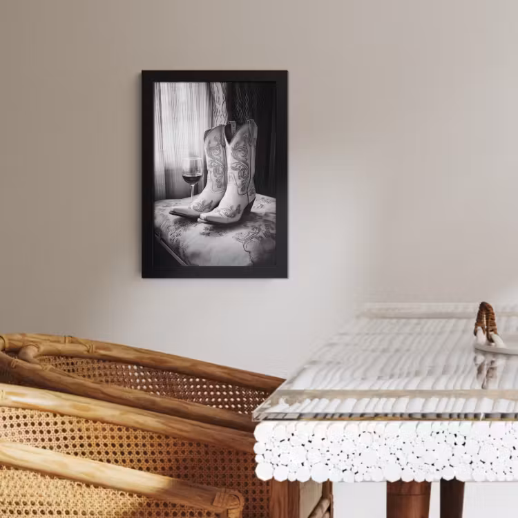 Poster met lijst - Wijn - Cowboylaarzen - Raamlicht - Wit — 4