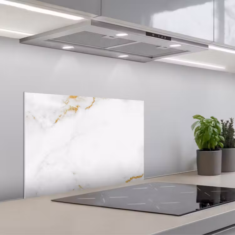 Spatscherm keuken - Gouden Aders op Wit Canvas — 1