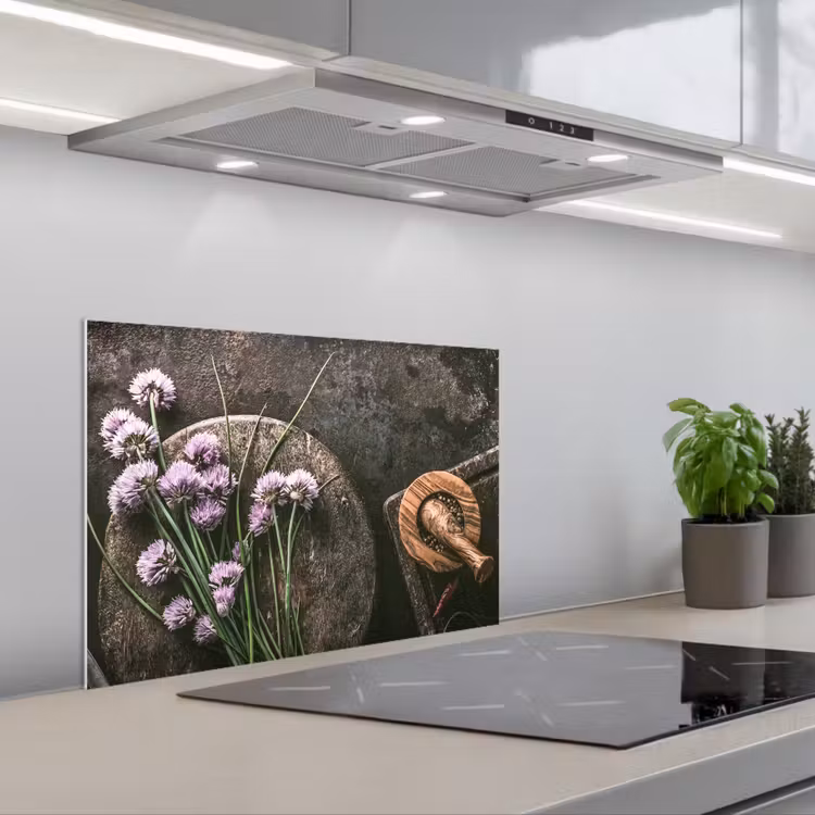 Spatscherm keuken - Stilleven met Bieslook — 1