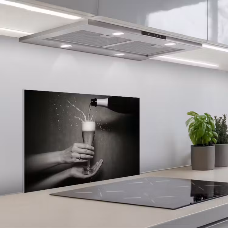 Spatscherm keuken - Champagnefles - Glas - Minimalistisch - Spetters — 1