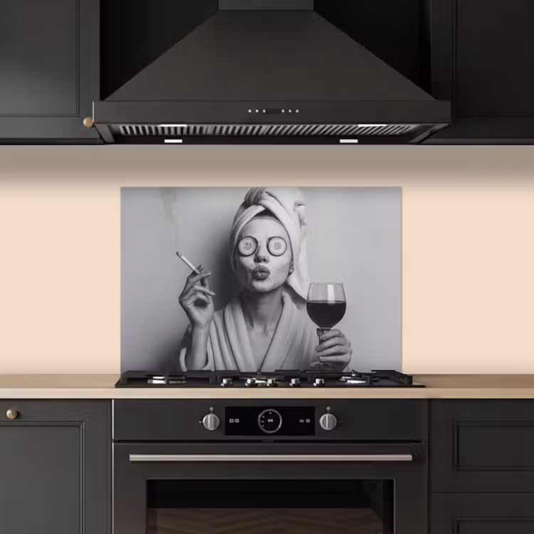 Spatscherm keuken - Vrouw - Masker - Wijn - Sigaret — 5