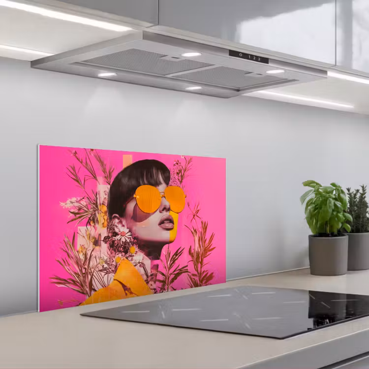 Spatscherm keuken - Zonnebril - Oranje - Vrouw - Planten — 1
