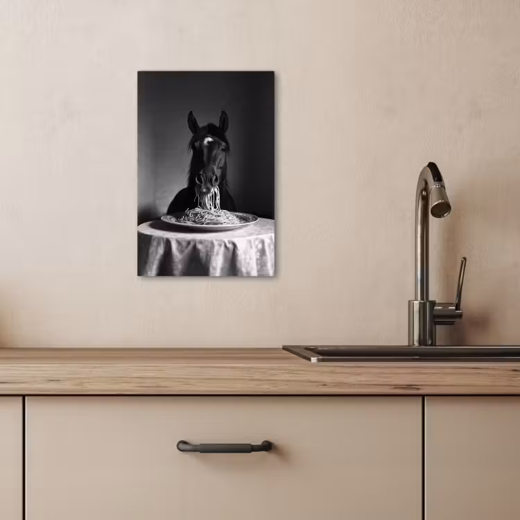 Canvas schilderij - Paard - Bord - Pasta - Tafelkleed - Zwart Wit - Dieren — 1