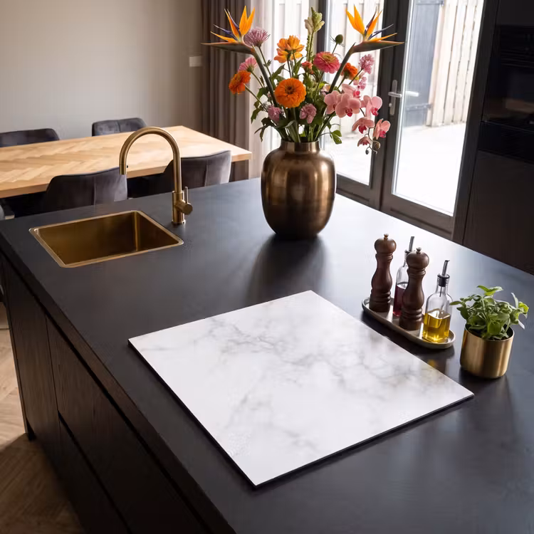 Inductie beschermer - Elegantie van Wit Marmer — 2