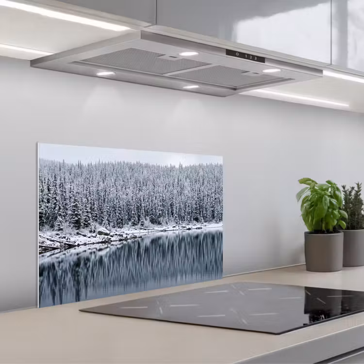 Spatscherm keuken - Bos - Reflectie - Meer - Winter - Serene — 1