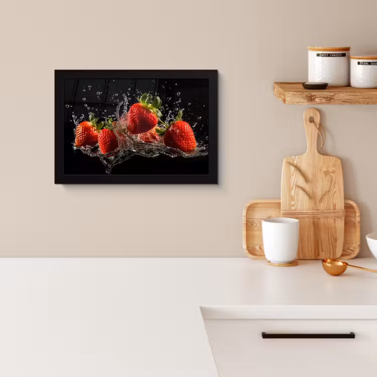 Poster met lijst - Aardbeien - Fruit - Rood - Water - Zwart — 2
