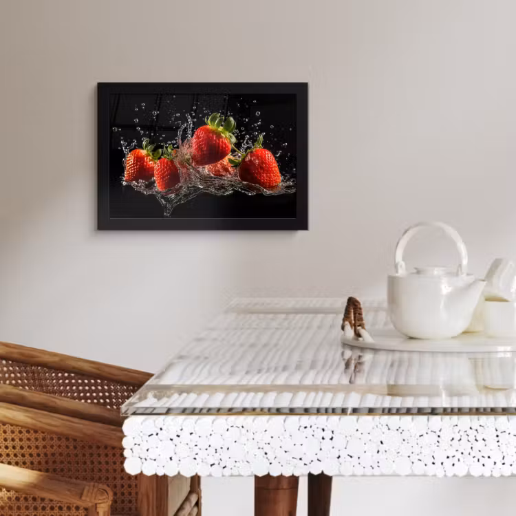 Poster met lijst - Aardbeien - Fruit - Rood - Water - Zwart — 3