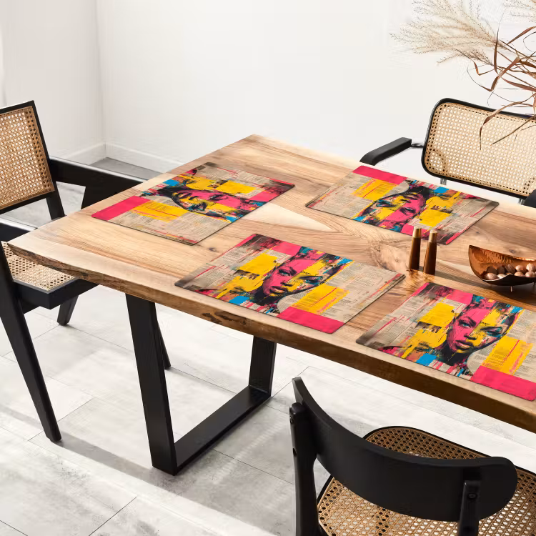 Placemat vinyl - Vrouwengezicht - Krantenpapier - Abstract - Roze — 4