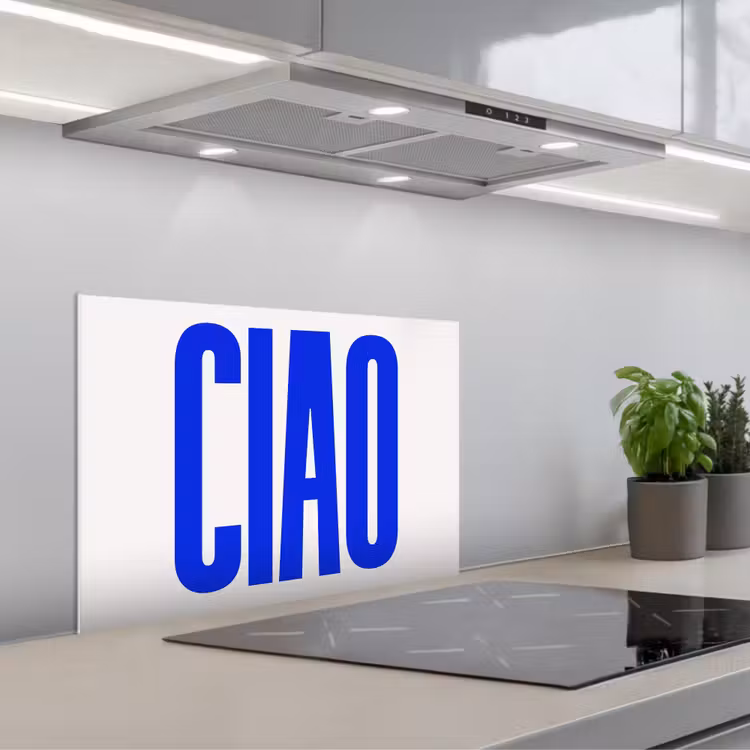 Spatscherm keuken - Ciao - Hoofdletters - Blauw - Minimalistisch — 1