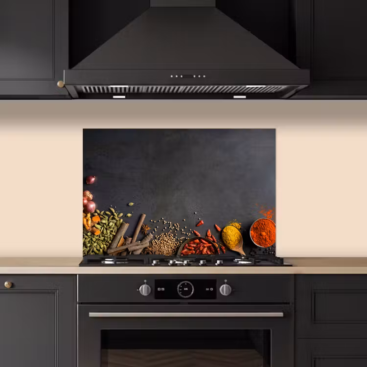 Spatscherm keuken - Stilleven van Specerijen en Aroma's — 5