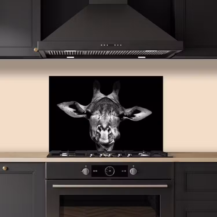 Spatscherm keuken - Giraffe - Portret - Dieren - Zwart - Wit — 5