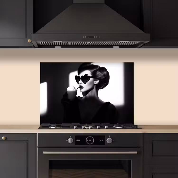 Spatscherm keuken - Vrouw - Zwart - Hart — 5