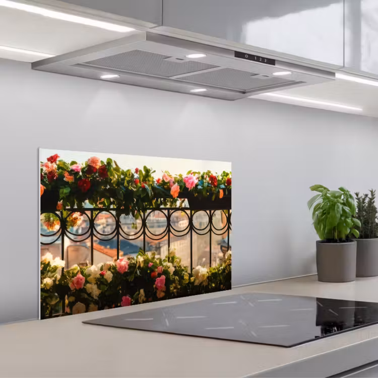 Spatscherm keuken - Bloemen - Hek - Stadszicht - Zomer — 1