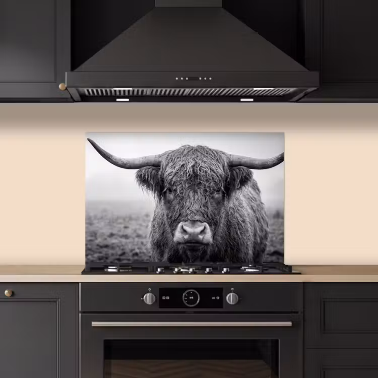 Spatscherm keuken - Schotse hooglander - Zwart - Wit - Gras — 5