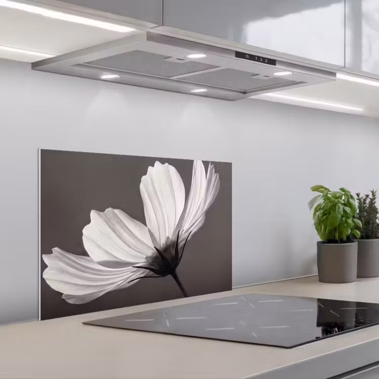 Spatscherm keuken - Bloem - Minimalistisch - Zwart - Wit — 1