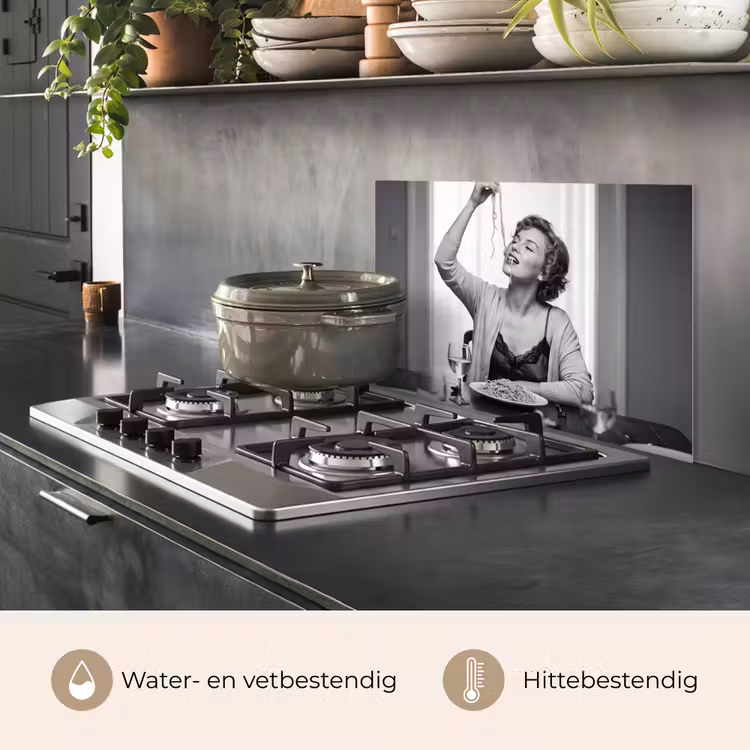 Spatscherm keuken - Vrouw - Spaghetti - Zwart - Wit — 2