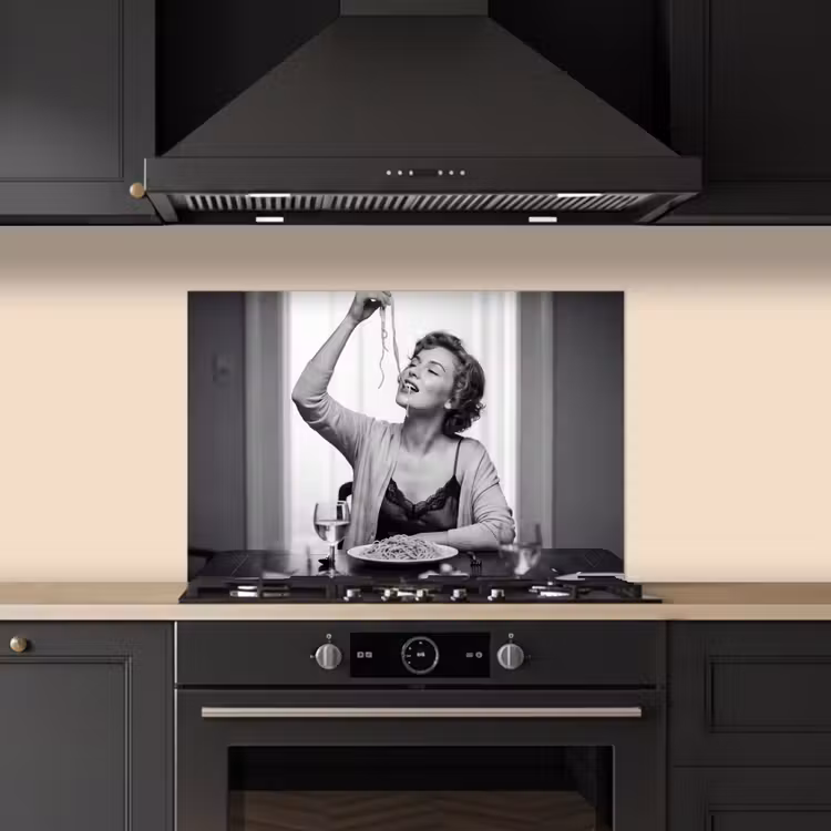 Spatscherm keuken - Vrouw - Spaghetti - Zwart - Wit — 5