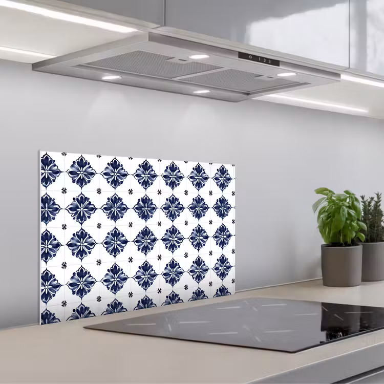Spatscherm keuken - Tegelmotief - Blauw - Wit - Bloem — 1